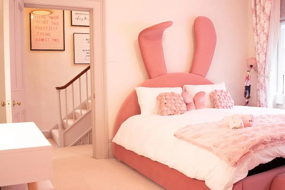 펜션 3-Bed Gem With Bath Abbey Views 빌라 영국